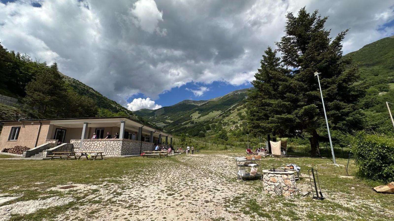 Orsa Maggiore Rifugio Campoli Appennino Esterno foto